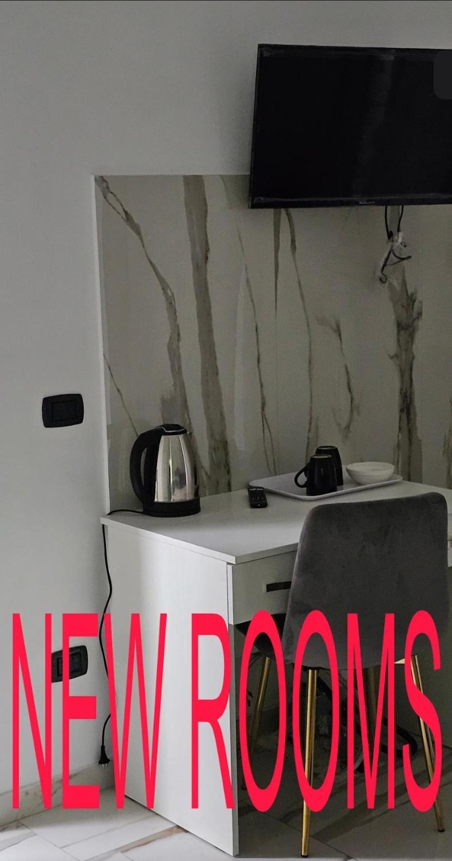 Hotel Crisari 나폴리 외부 사진